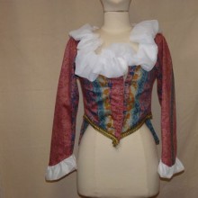 veste satin rouge et bleue