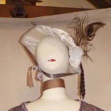 chapeau plume de paon